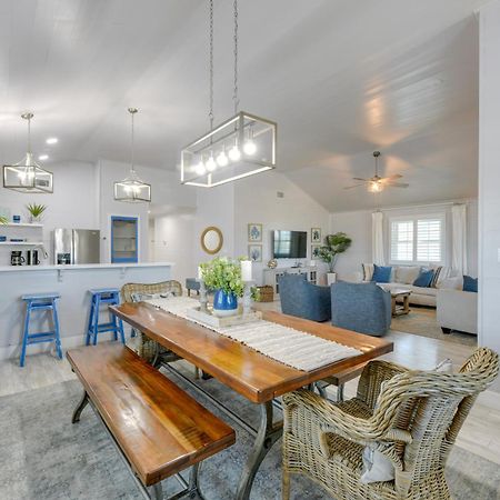 Trendy Port Aransas Home With Private Pool And Deck! Eksteriør bilde