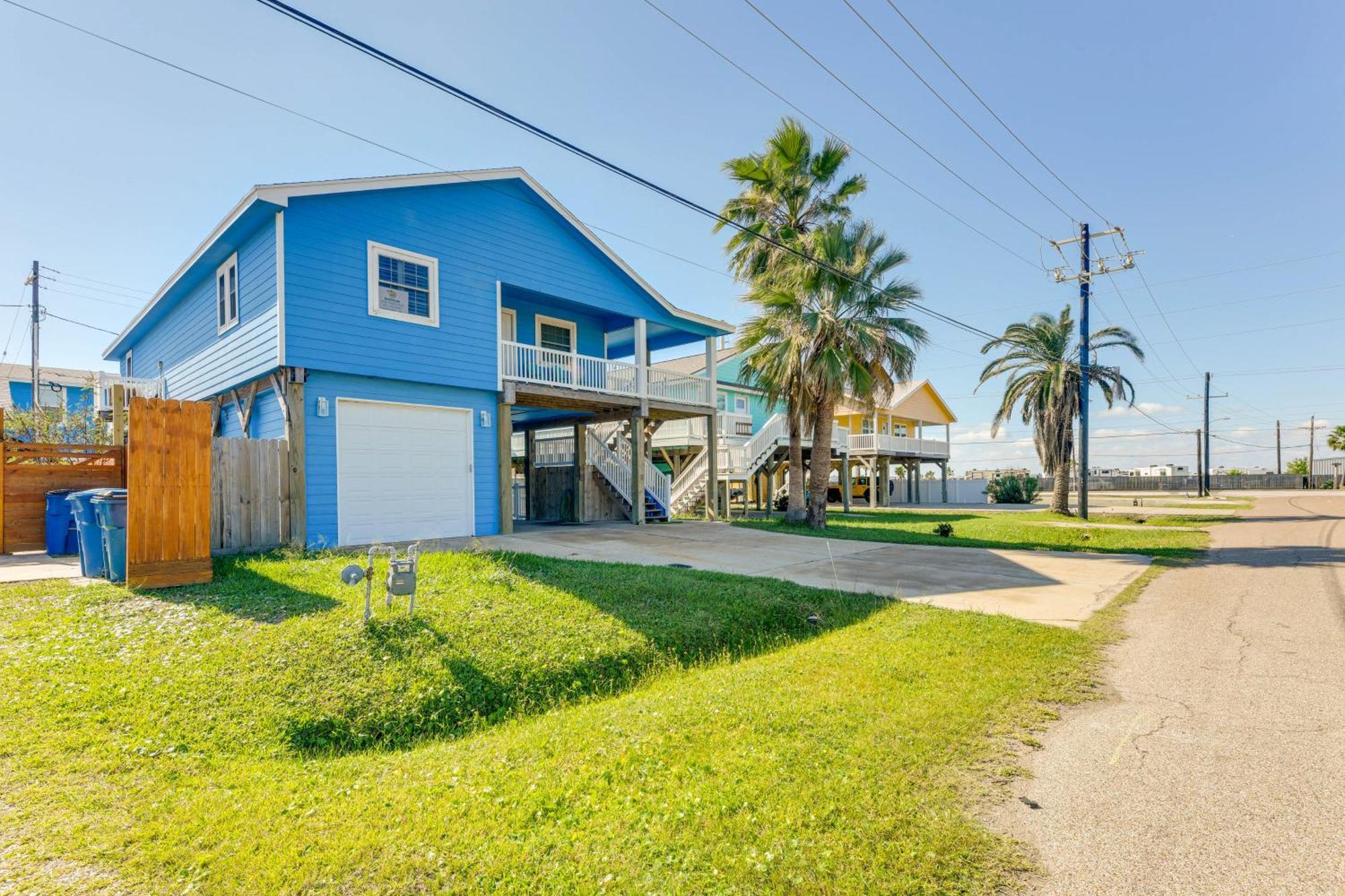 Trendy Port Aransas Home With Private Pool And Deck! Eksteriør bilde