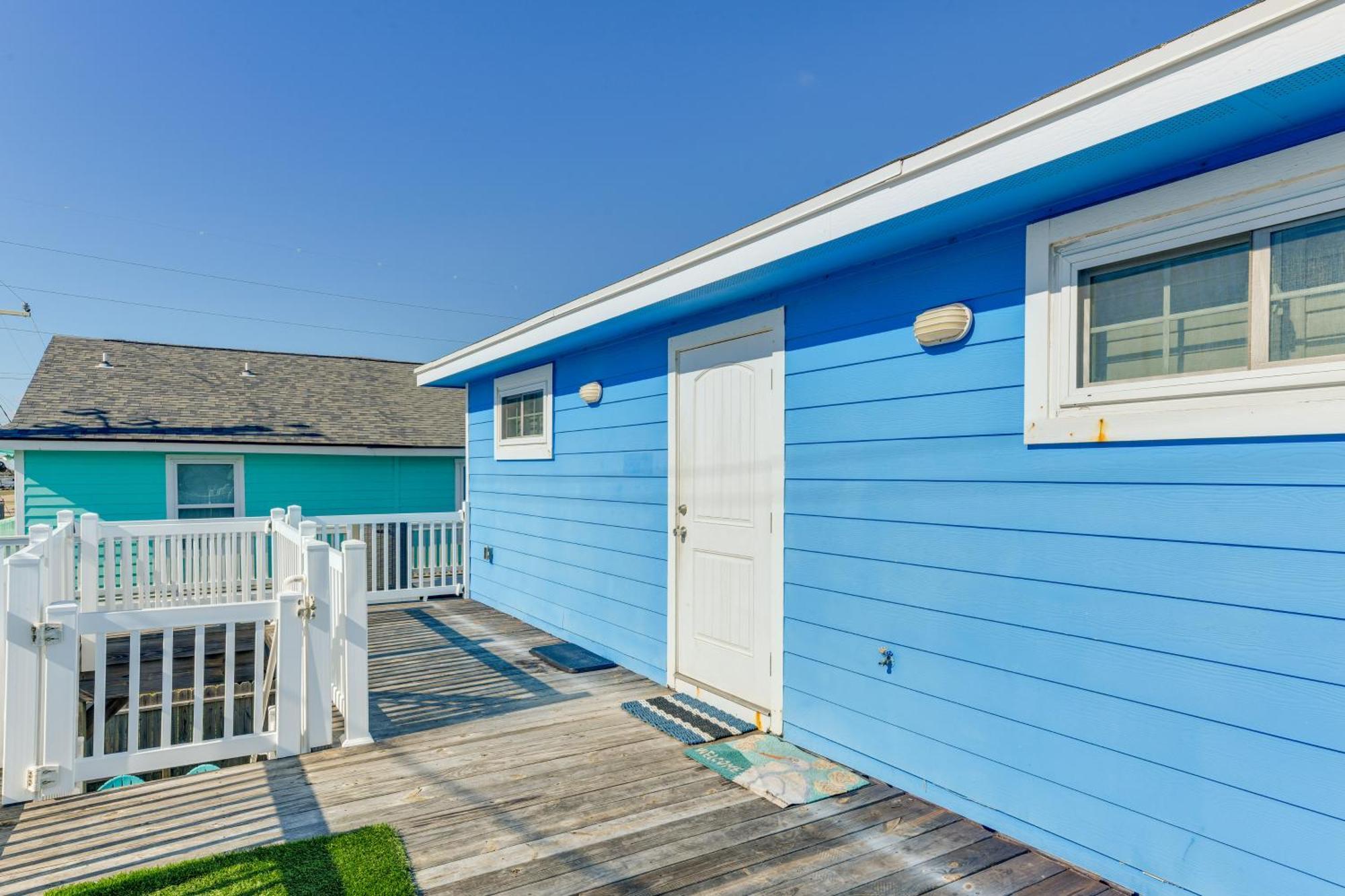 Trendy Port Aransas Home With Private Pool And Deck! Eksteriør bilde