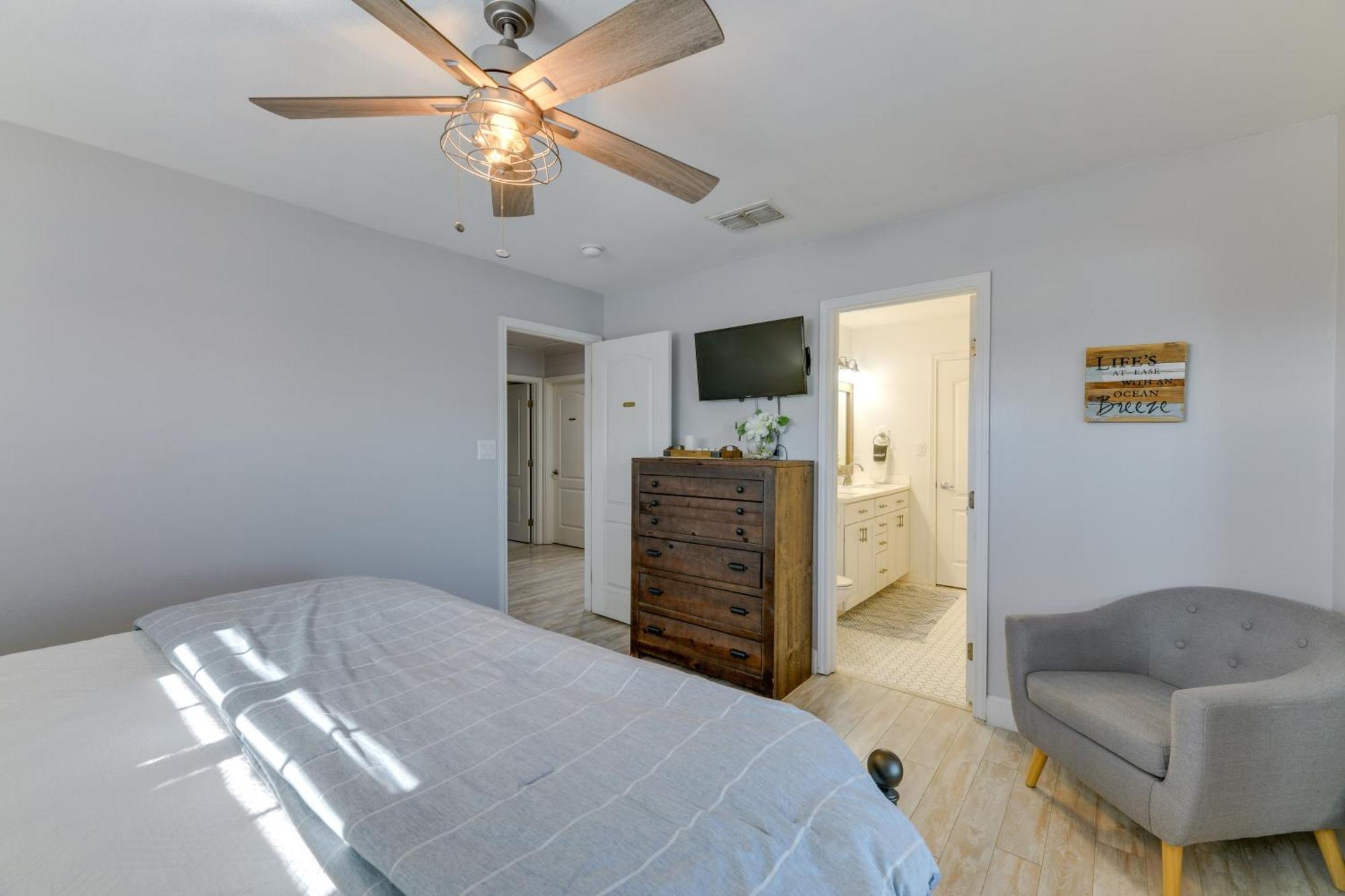Trendy Port Aransas Home With Private Pool And Deck! Eksteriør bilde