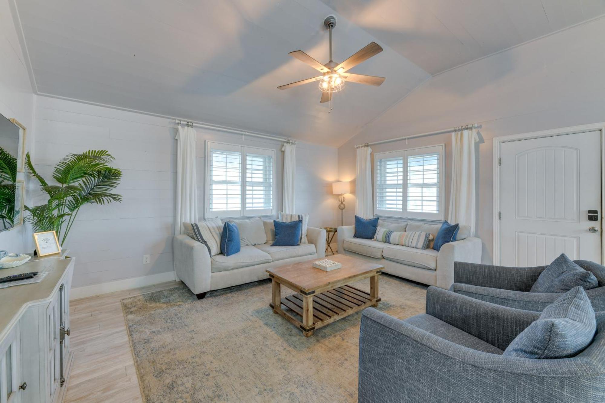 Trendy Port Aransas Home With Private Pool And Deck! Eksteriør bilde