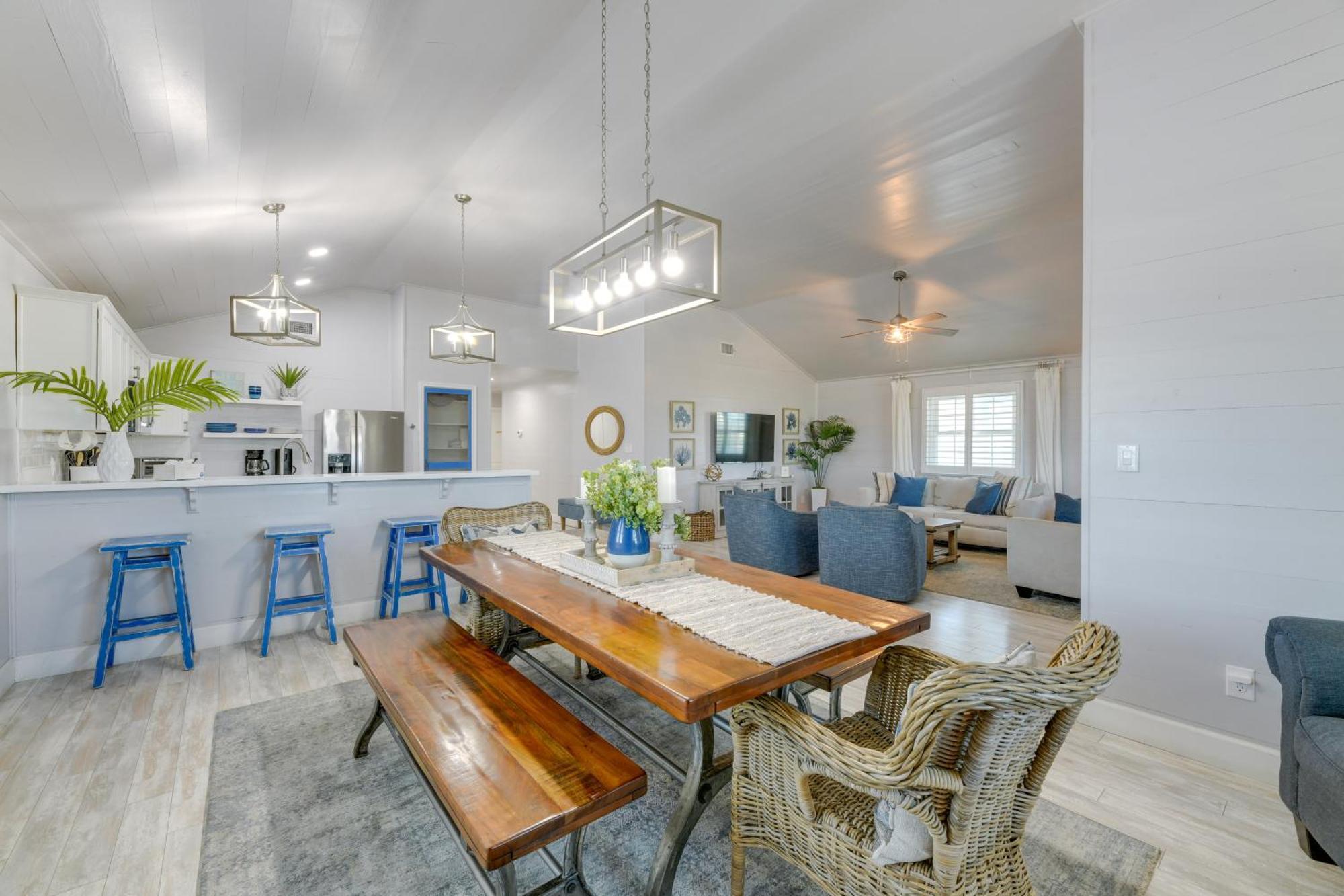 Trendy Port Aransas Home With Private Pool And Deck! Eksteriør bilde